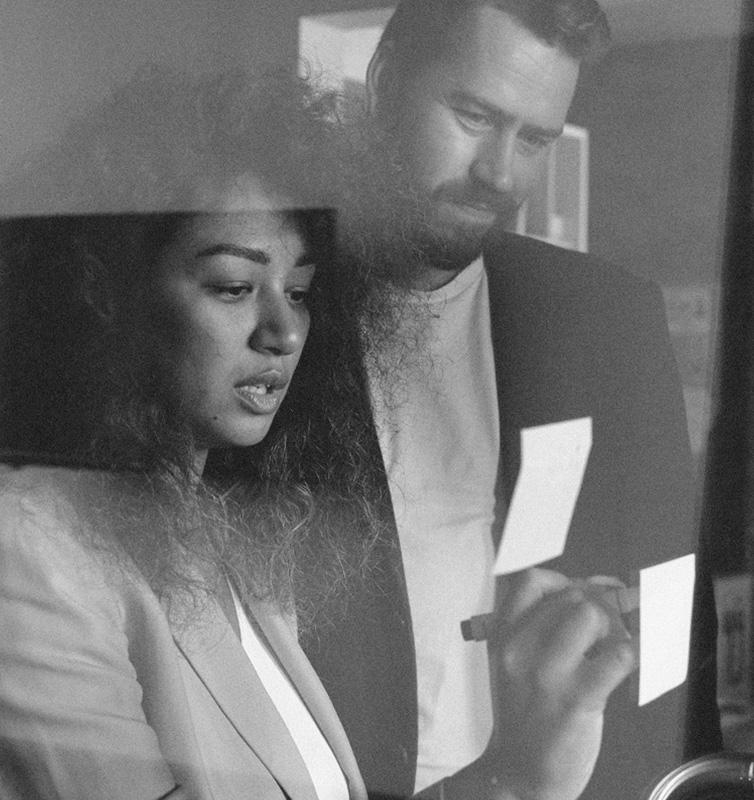 Proporcionar un servicio integral y personalizado en la atracción